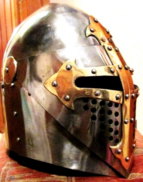 фото Шлем средневековый "бацинет" 